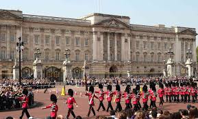 Buckingham Palace & The Changing of the Guard