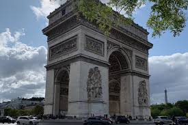 Champs-Élysées & Arc de Triomphe Adventure