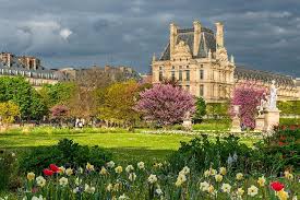 Louvre Museum & Tuileries Garden Tour